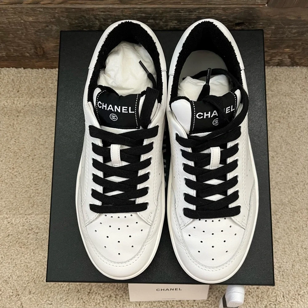 Chanel 20P Sneakers - White / Black - Size 38 (US 8) - Picture 5 of 16